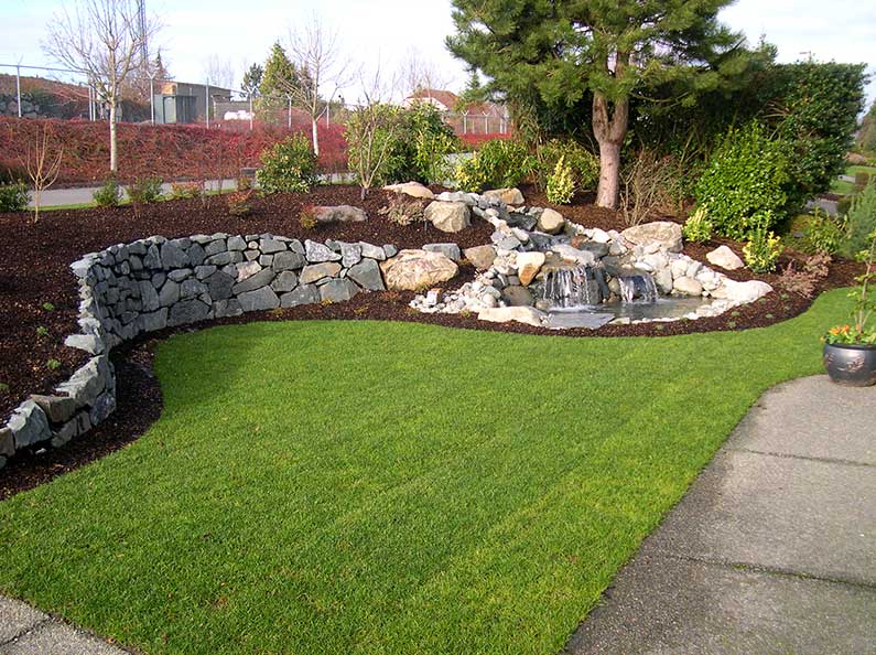Spruce Up Your Lawn for Summer